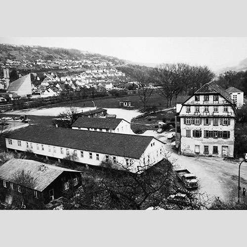 Mjesto osnivanja sjedišta preduzeća:Dvorski mlin u Künzelsau i sporednazgrada